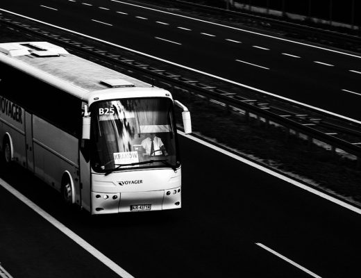 Pourquoi choisir une location de bus avec chauffeur sur Paris ?